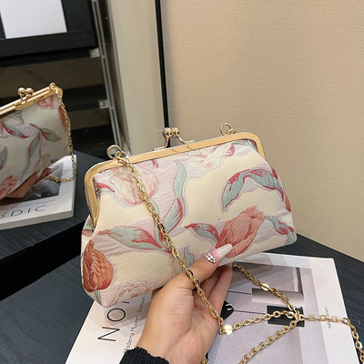 NEW CLIP CHAIN BAG CHINESE STYLE SHELL BAG NATIONAL STYLE FLOWER SHOULDER BAG thời trang Bữa tối
