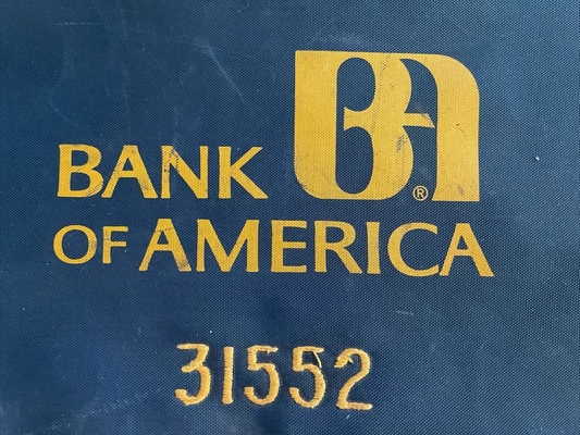 VINTAGE BANK OF AMERICA MONEY BAG LOCK BAG ID BAG BILL BILL BAG COIN BAG BANK LOCK BAG (Bạn có thể tham khảo thông tin của tôi)
