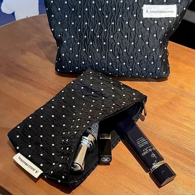 Polka DOT ĐEN ĐUỐT VÀO VÀO VÀO VÀO VÀO VÀO VÀO VÀO VÀO VÀO VÀO