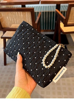 Polka DOT ĐEN ĐUỐT VÀO VÀO VÀO VÀO VÀO VÀO VÀO VÀO VÀO VÀO VÀO