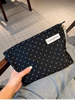 Polka DOT ĐEN ĐUỐT VÀO VÀO VÀO VÀO VÀO VÀO VÀO VÀO VÀO VÀO VÀO