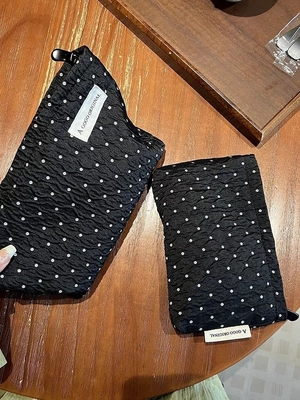 Polka DOT ĐEN ĐUỐT VÀO VÀO VÀO VÀO VÀO VÀO VÀO VÀO VÀO VÀO VÀO