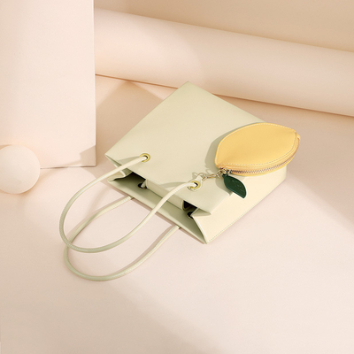 2024 THE NEW FASHION ONE-SHOULDER WOMEN'S BAG ALL THE ARMIPIT SMALL SQUARE BAG NICHE DESIGN SENSE RETRO CROSSBODY BAG WOMEN Những chiếc túi xách phụ nữ có một vai