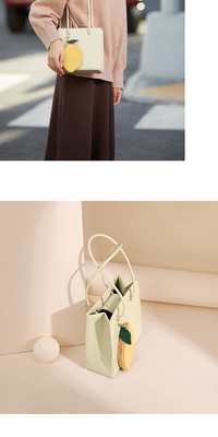2024 THE NEW FASHION ONE-SHOULDER WOMEN'S BAG ALL THE ARMIPIT SMALL SQUARE BAG NICHE DESIGN SENSE RETRO CROSSBODY BAG WOMEN Những chiếc túi xách phụ nữ có một vai