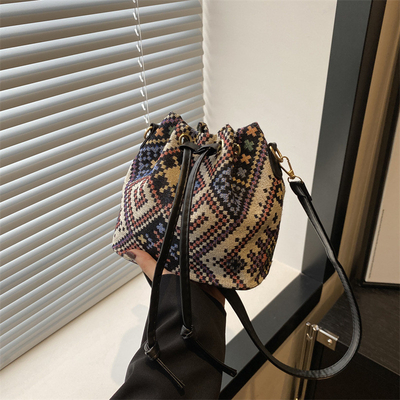 NEW CHINESE NATIONAL WIND ARMIPIT BUCKET BAG SIMPLE FASHION TREND SUMMER NEW LINEN STYLE HIGH-GRADE SENSE SINGLE SHOULDER (Tạm dịch: Một vai duy nhất)