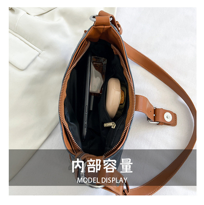 FRAENCH FASHION Casual underarms bag women 2024 NEW TEXTURE BAGUETTE BAG Đơn giản màu sắc patchwork vai túi TIDE