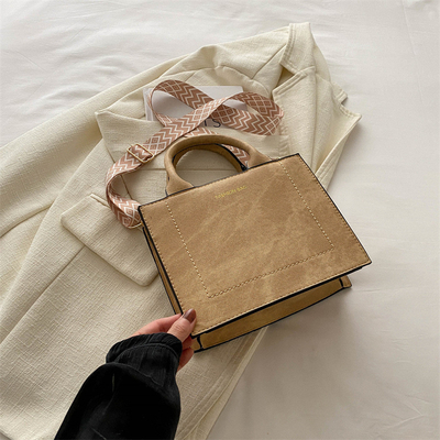 VINTAGE CHIC TEXTURED LETTER TOTE BAG BAG VINHA 2024 NEW LARGE CAPITY FASHION HANDBAG CÔNG BÁO BÁO BÁO BÁO