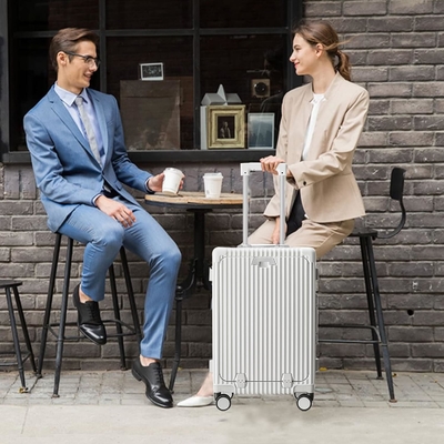20in khung nhôm Hardside Spinner Wheel hành lý, Xây dựng trong khóa TSA mang theo trên vali, với tay cầm cốc &amp; cổng USB