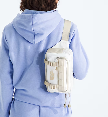 Fanny Packs túi Zippered ngăn chính có một túi lưới zip an toàn với một kẹp chìa khóa