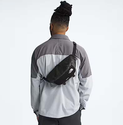Terra Lumbar 3L Hip Pack được thiết kế để phù hợp với một cơ thể đang chuyển động.