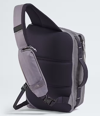 Túi ba lô chống thấm nước được làm từ vật liệu Ripstop nylon tái chế với tay cầm có đệm phía trên và dây kéo YKK dễ dàng