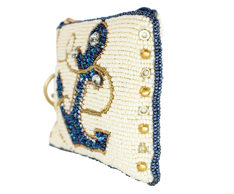 Hooked Up Coin Purse Eye catching butterfly coin bag with bold beadwork floral patterns chơi đùa và khóa khóa hoàn hảo cho những thứ thiết yếu nhỏ