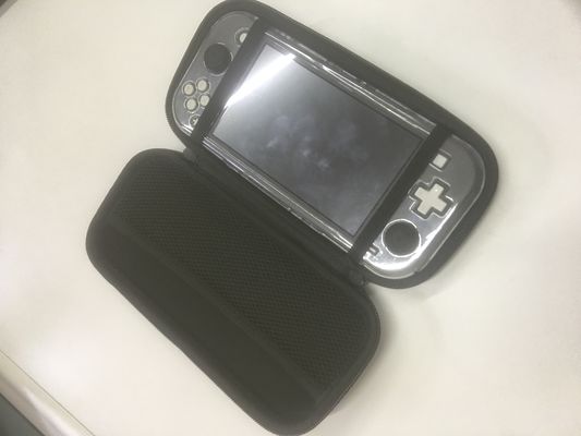 Vỏ cứng EVA nhẹ với lớp lót nhung và vỏ da PU cung cấp bảo vệ cho máy cạo râu trò chơi và điện tử